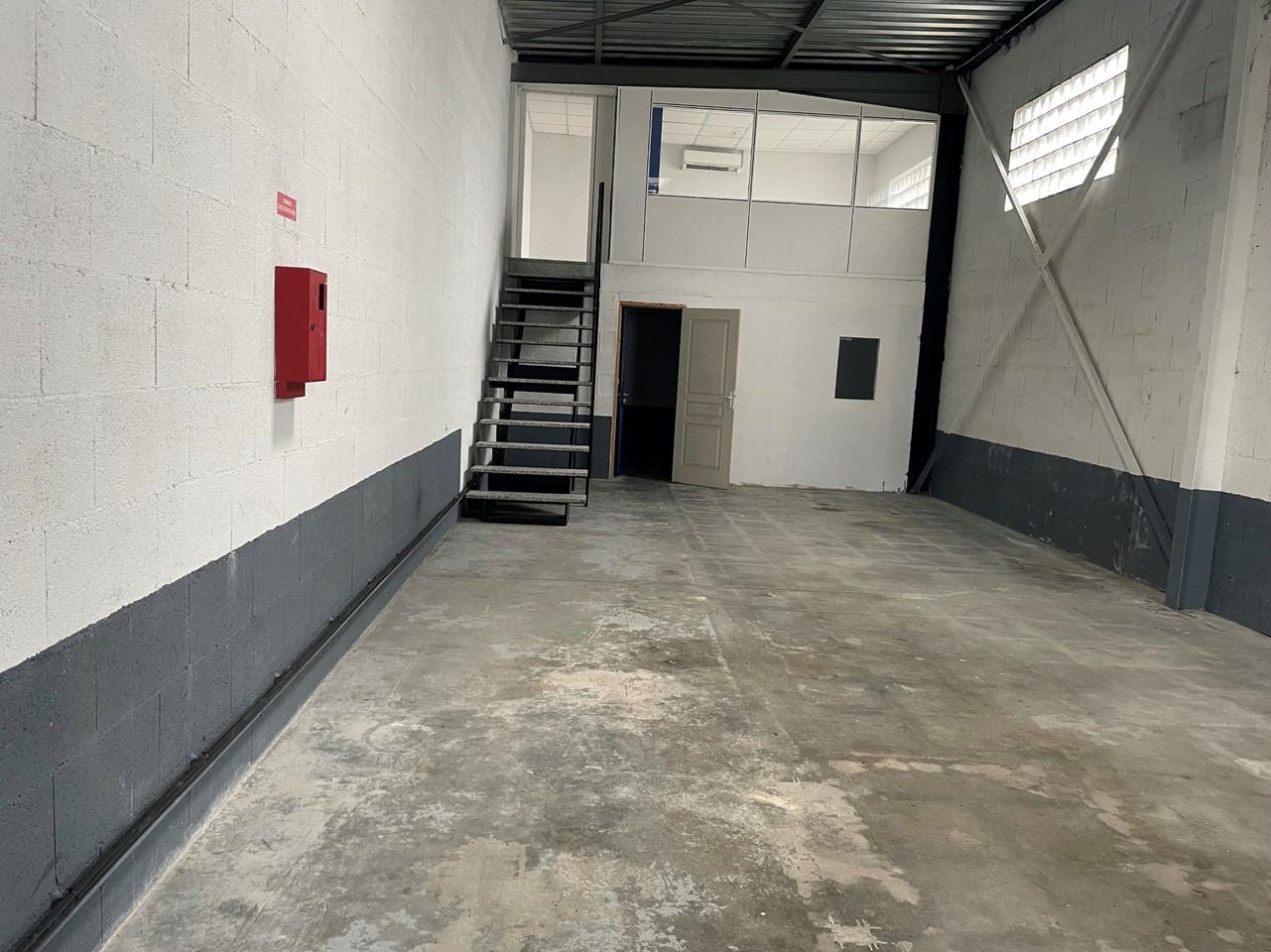 Local d'activité Vénissieux 866m² Location local d'activité Vénissieux Rhône OLACT2203755 3